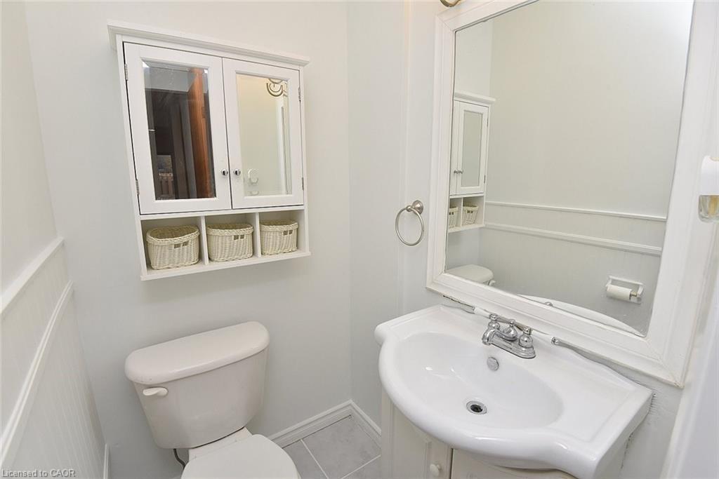 30A-1564 Garth Street, Hamilton, ON - Indoor Photo Showing Bathroom