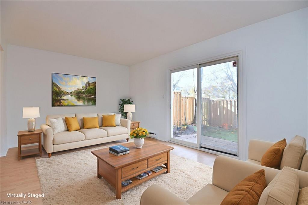30A-1564 Garth Street, Hamilton, ON - Indoor Photo Showing Living Room