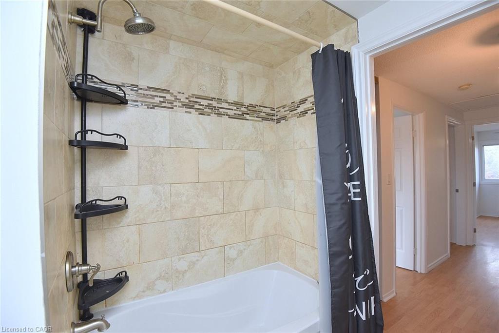 30A-1564 Garth Street, Hamilton, ON - Indoor Photo Showing Bathroom