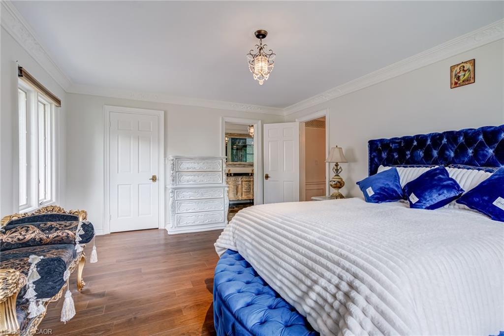 28 Stonegate Drive, Hamilton, ON - Indoor Photo Showing Bedroom