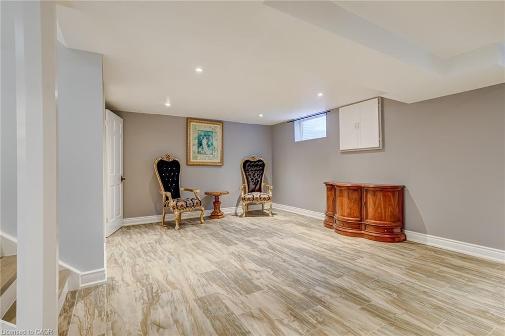 28 Stonegate Drive, Hamilton, ON - Indoor