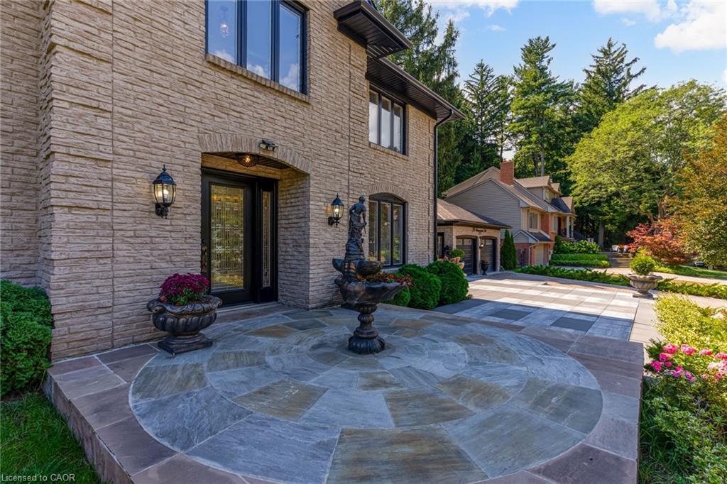 28 Stonegate Drive, Hamilton, ON - Outdoor