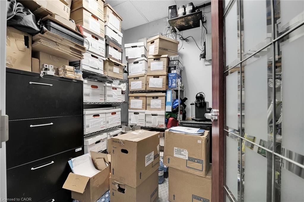 221-1100 South Service Road, Hamilton, ON