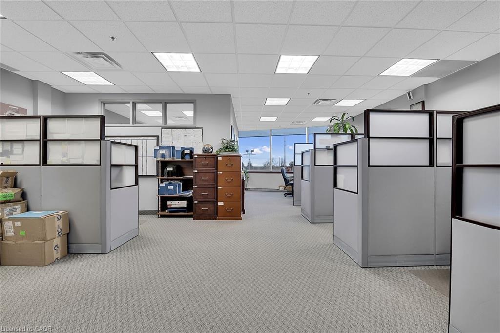 221-1100 South Service Road, Hamilton, ON