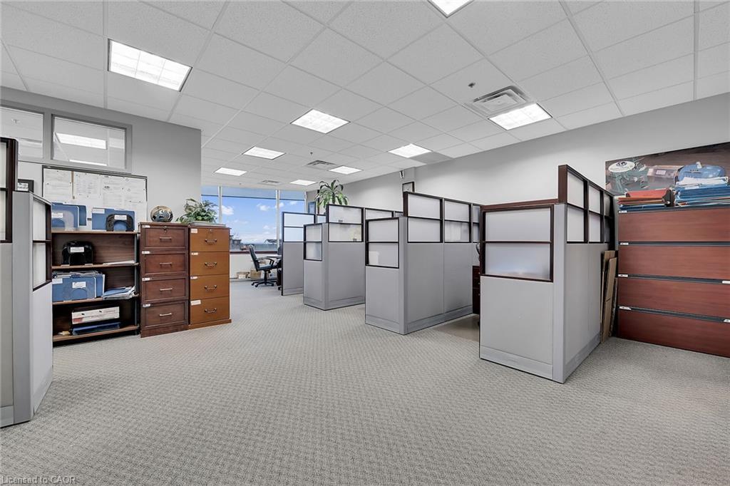 221-1100 South Service Road, Hamilton, ON