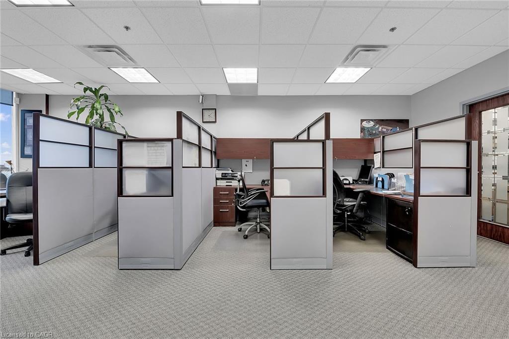 221-1100 South Service Road, Hamilton, ON