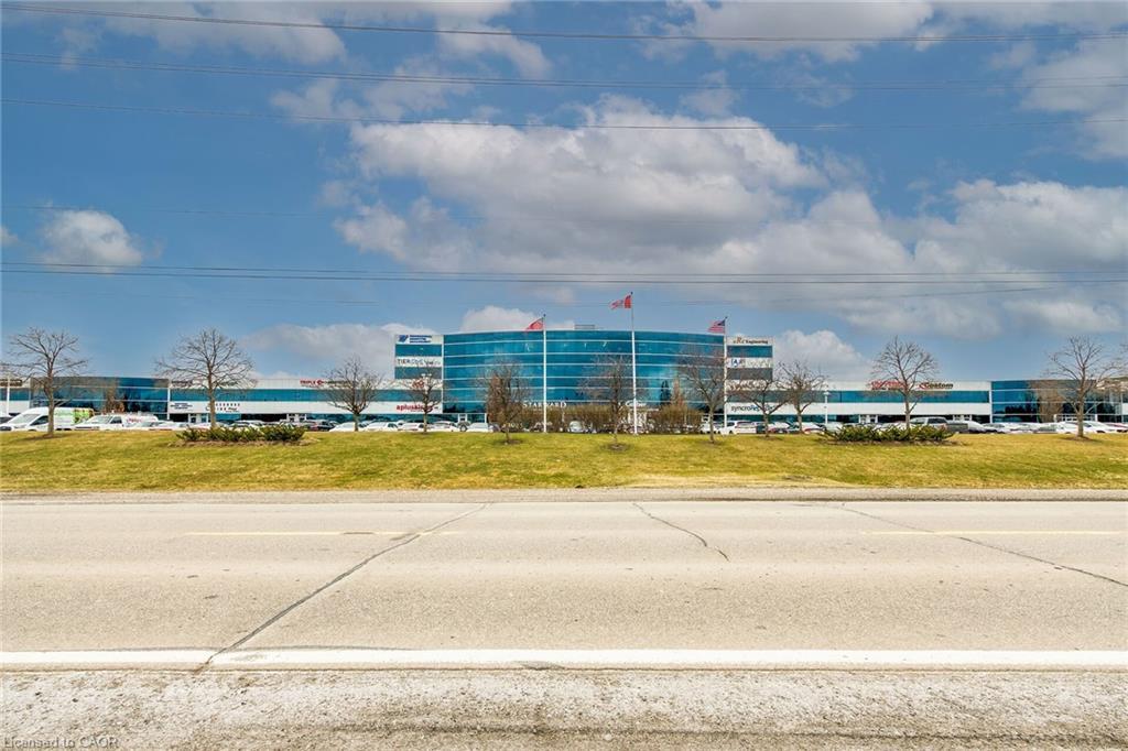 221-1100 South Service Road, Hamilton, ON