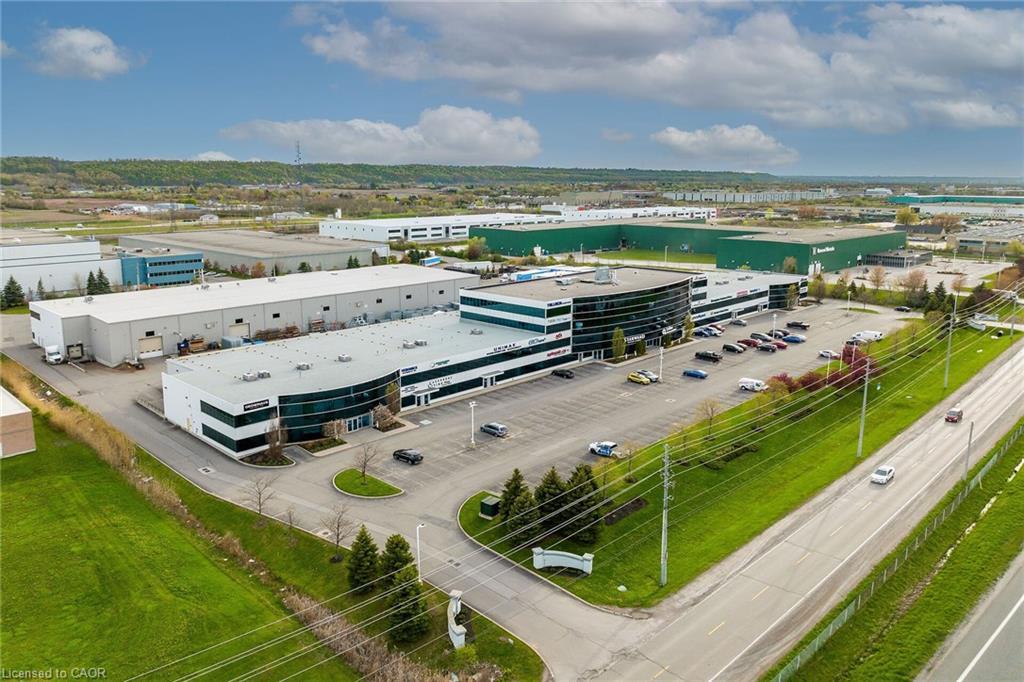 221-1100 South Service Road, Hamilton, ON