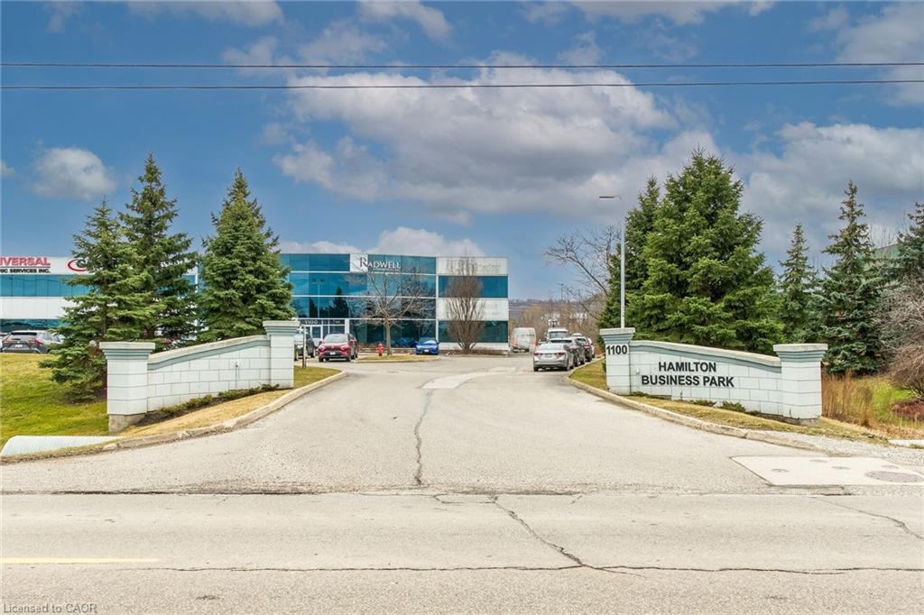 221-1100 South Service Road, Hamilton, ON