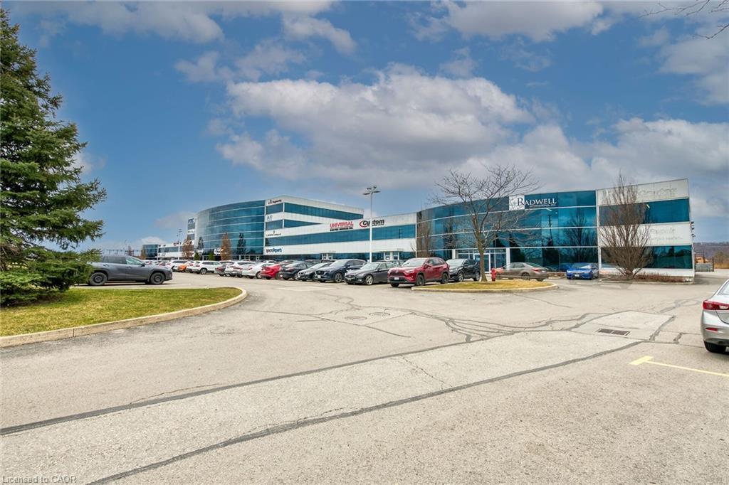221-1100 South Service Road, Hamilton, ON