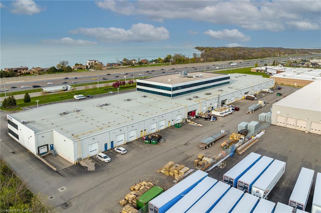 221-1100 South Service Road, Hamilton, ON