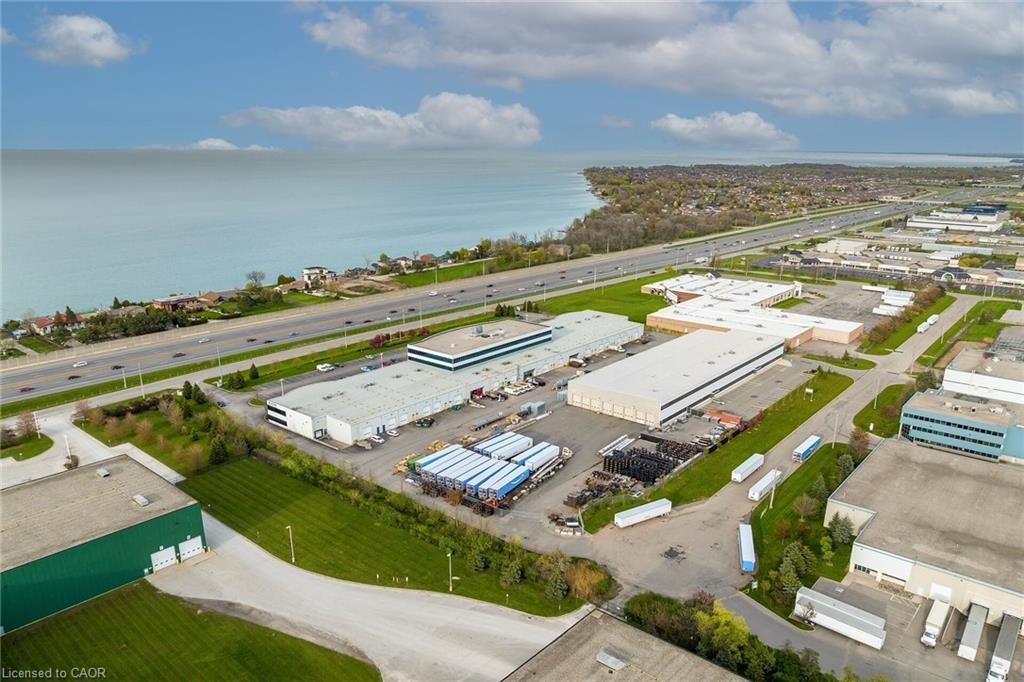 221-1100 South Service Road, Hamilton, ON