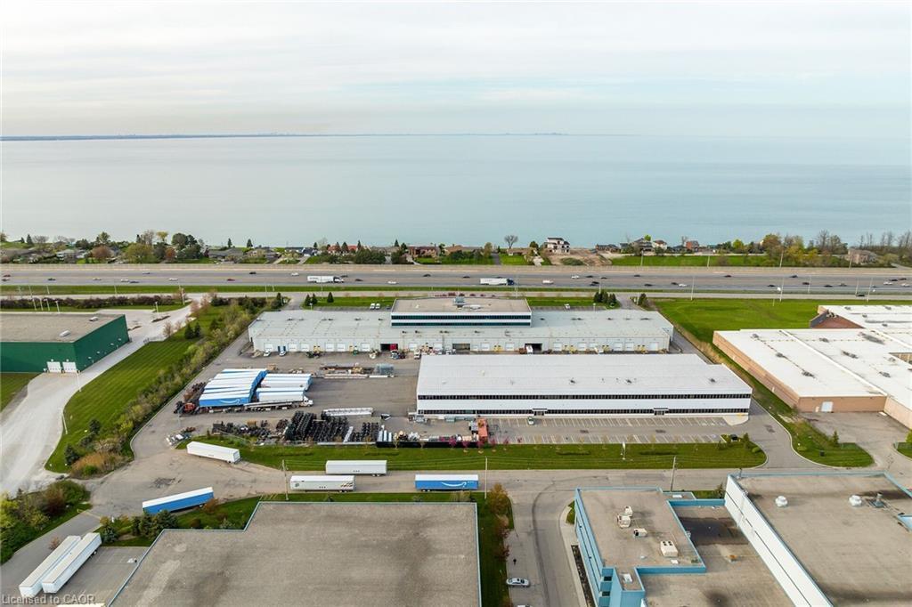 221-1100 South Service Road, Hamilton, ON