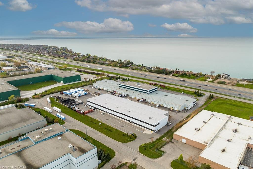 221-1100 South Service Road, Hamilton, ON