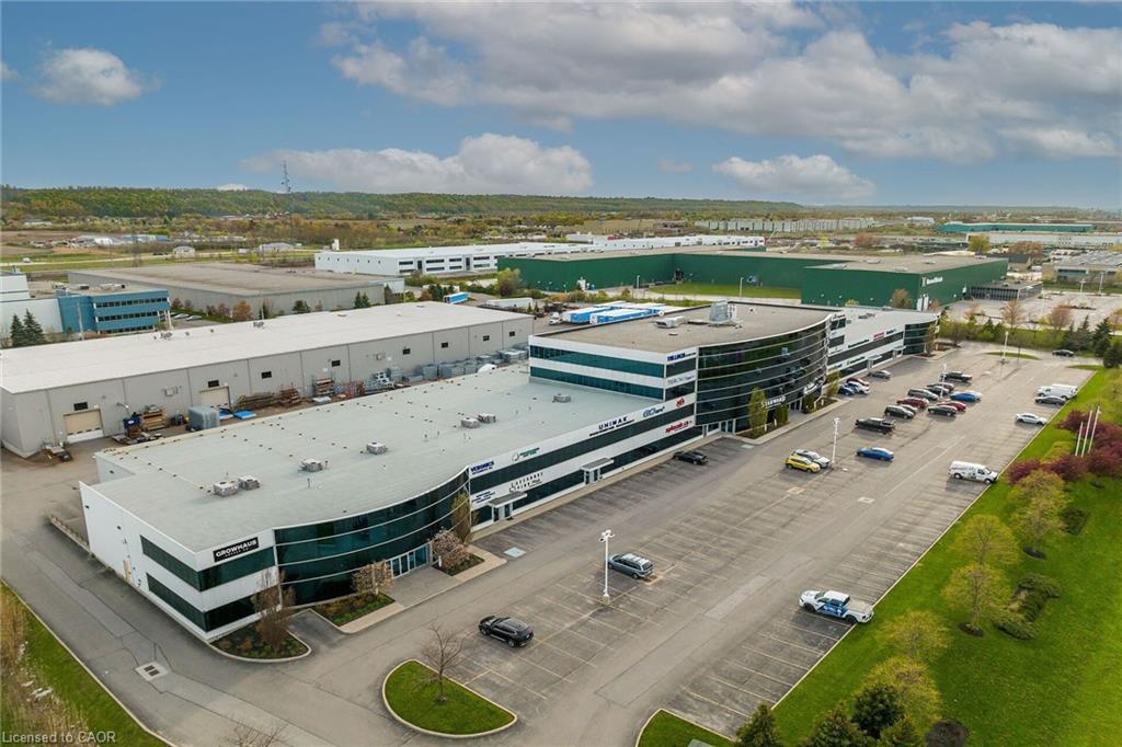 221-1100 South Service Road, Hamilton, ON