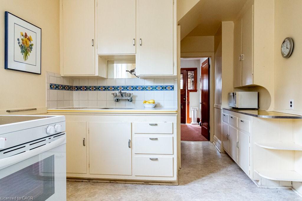 86 Dromore Crescent, Hamilton, ON - Indoor Photo Showing Kitchen