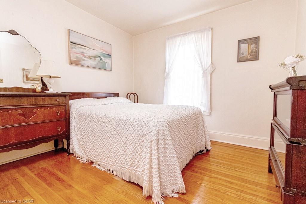 86 Dromore Crescent, Hamilton, ON - Indoor Photo Showing Bedroom