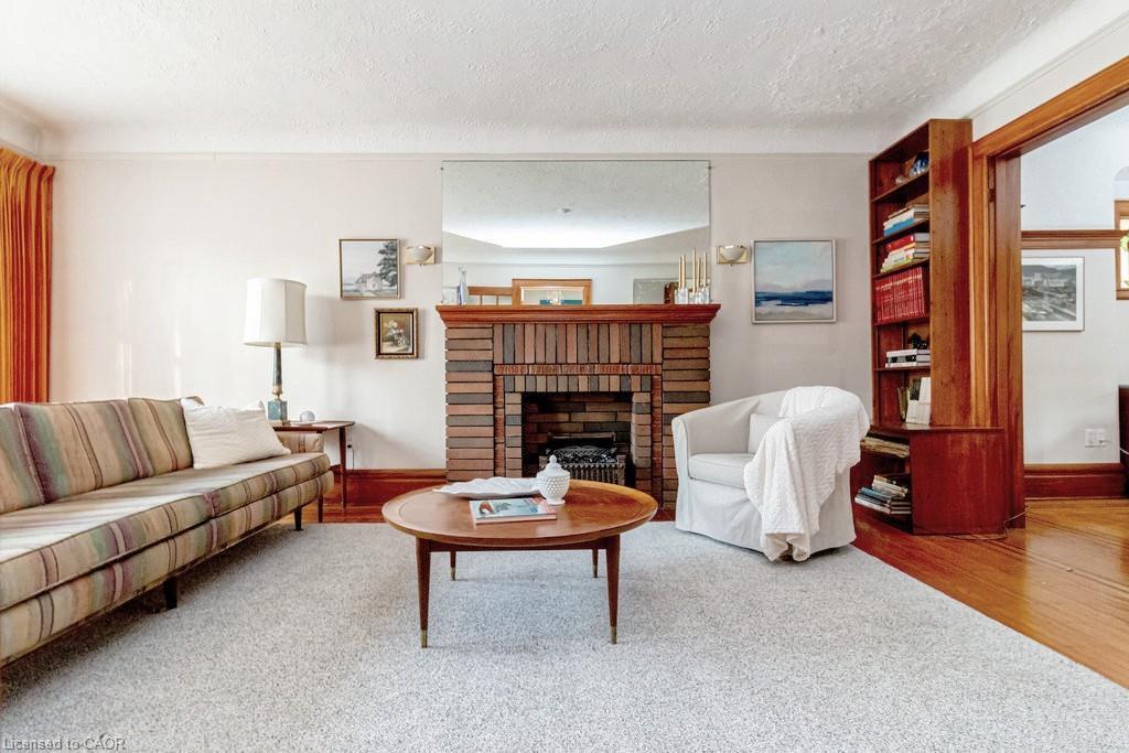 86 Dromore Crescent, Hamilton, ON - Indoor Photo Showing Living Room With Fireplace