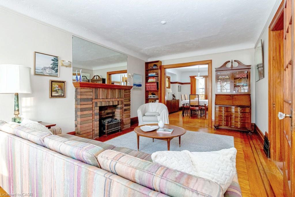 86 Dromore Crescent, Hamilton, ON - Indoor Photo Showing Living Room With Fireplace