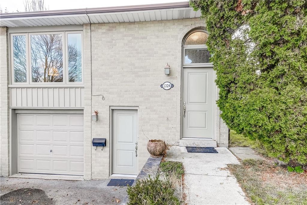 1324 Consort Crescent, Burlington, ON - Outdoor With Exterior