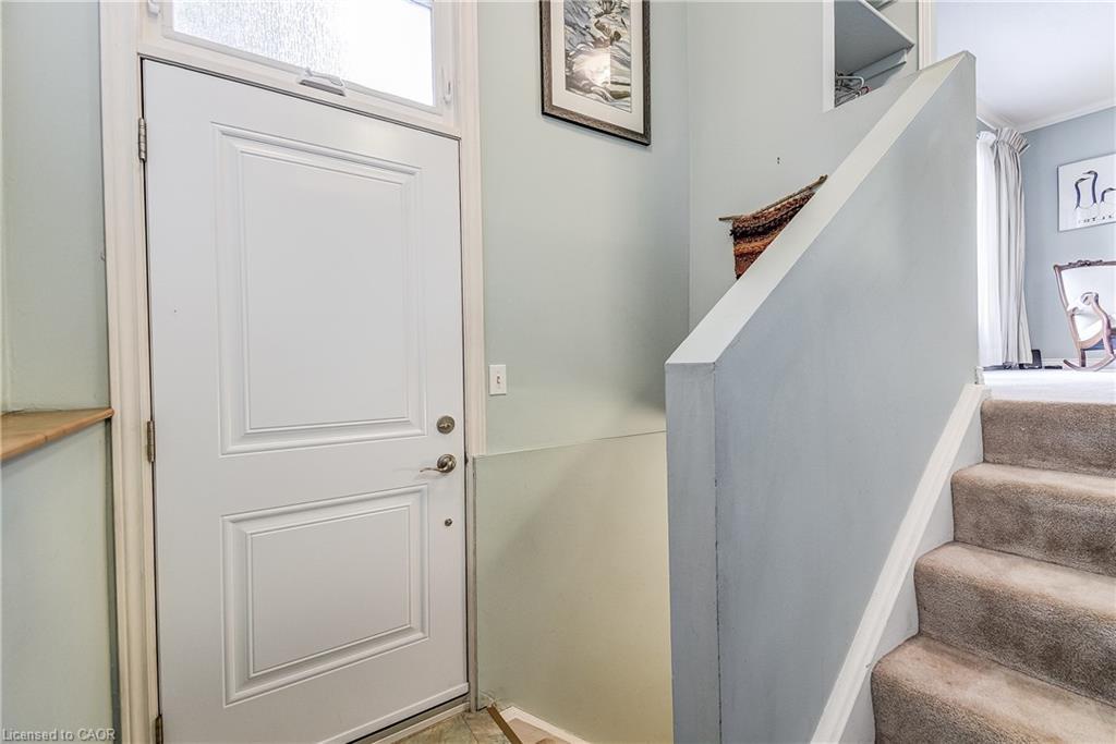 1324 Consort Crescent, Burlington, ON - Indoor Photo Showing Other Room