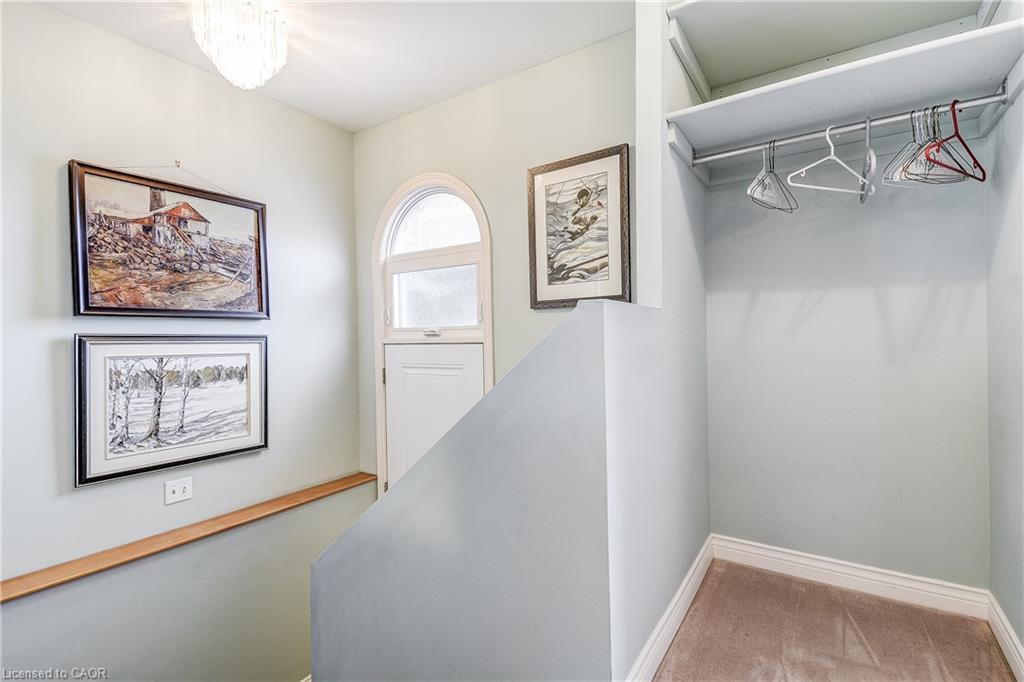 1324 Consort Crescent, Burlington, ON - Indoor Photo Showing Other Room