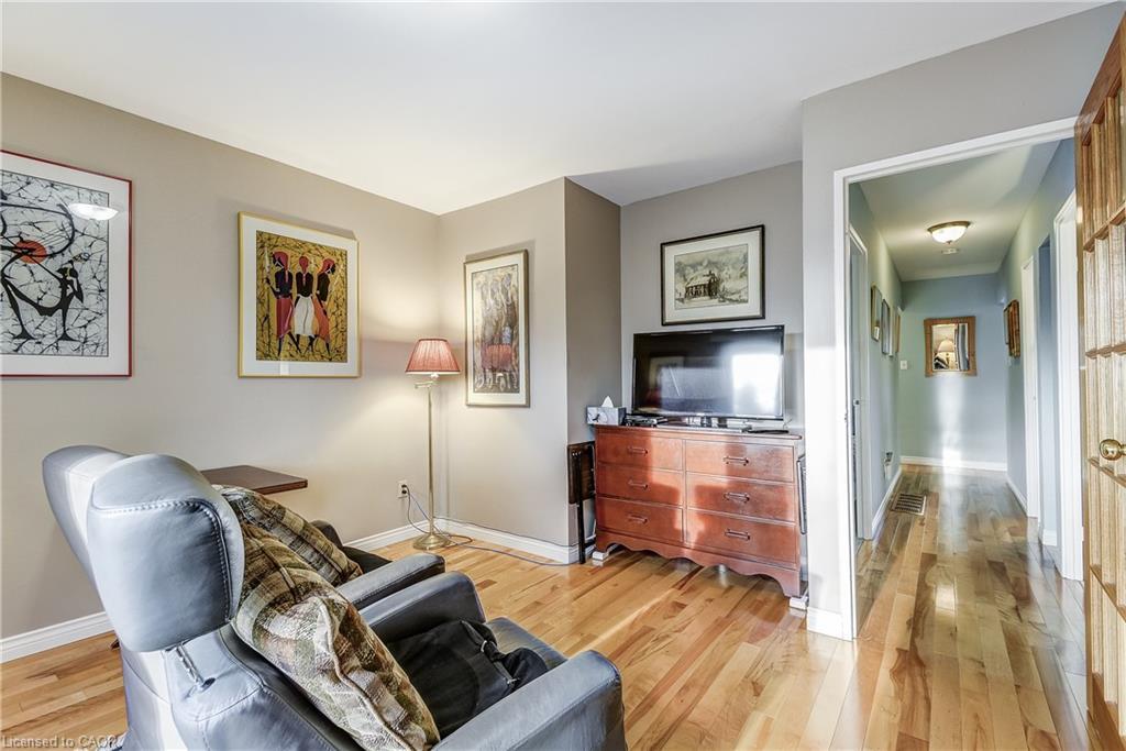 1324 Consort Crescent, Burlington, ON - Indoor