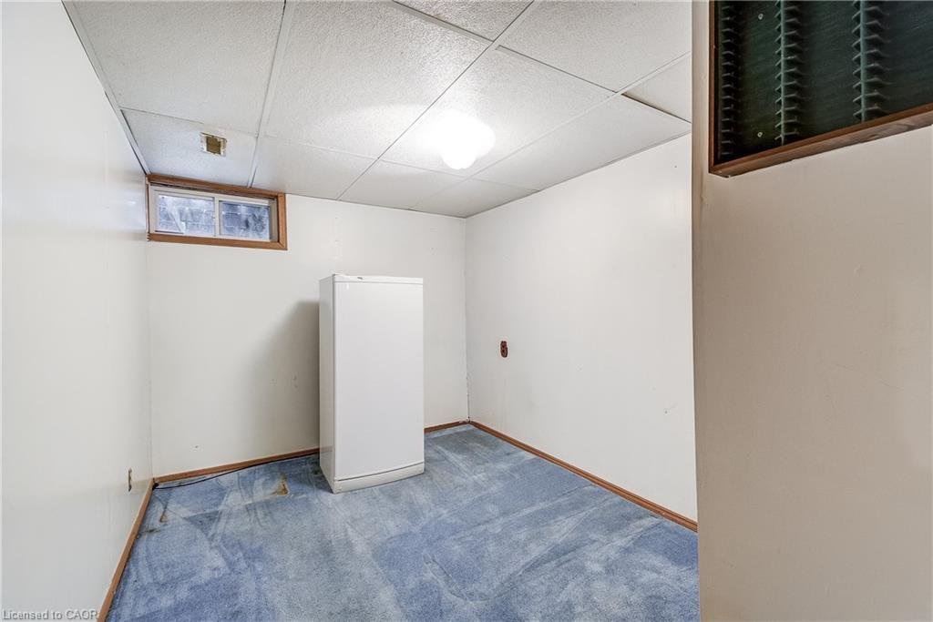 1324 Consort Crescent, Burlington, ON - Indoor Photo Showing Other Room