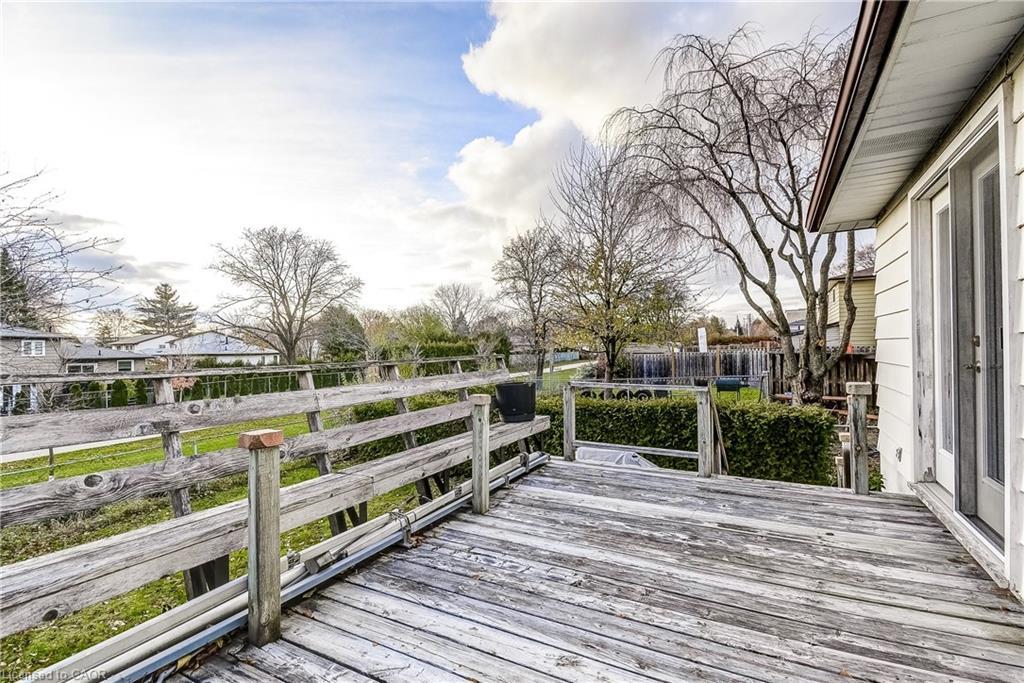 1324 Consort Crescent, Burlington, ON - Outdoor