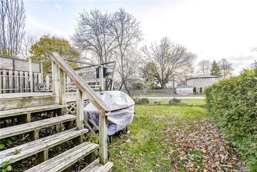 1324 Consort Crescent, Burlington, ON - Outdoor