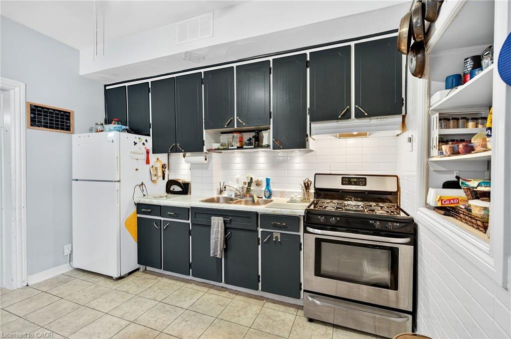 79 Murray Street E, Hamilton, ON - Indoor Photo Showing Kitchen