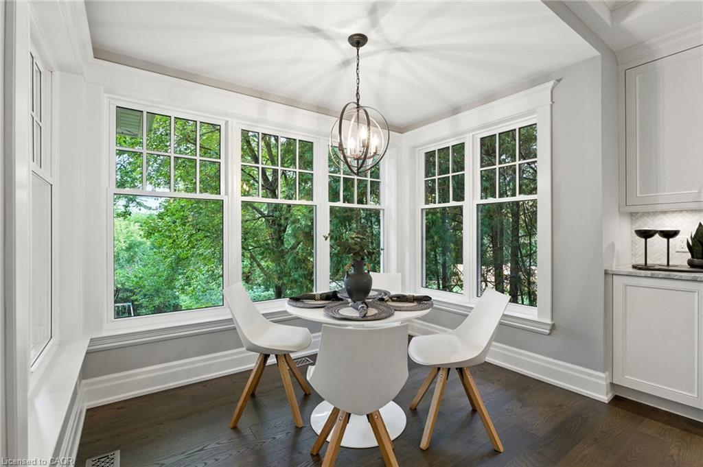 391 Patricia Drive, Burlington, ON - Indoor Photo Showing Dining Room