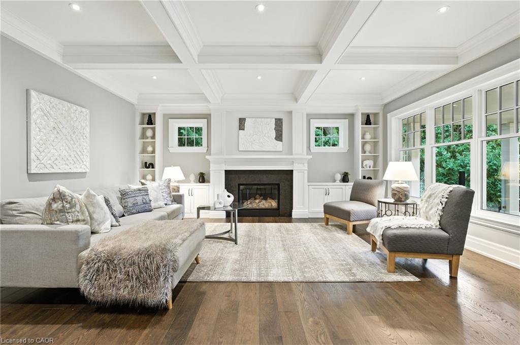 391 Patricia Drive, Burlington, ON - Indoor Photo Showing Living Room With Fireplace
