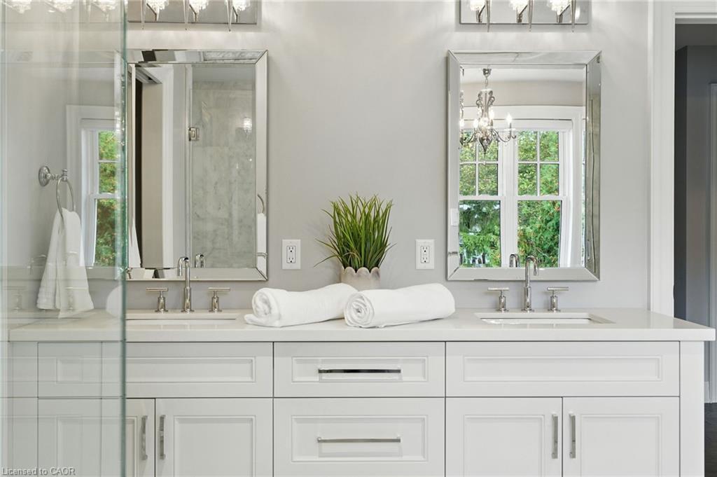 391 Patricia Drive, Burlington, ON - Indoor Photo Showing Bathroom