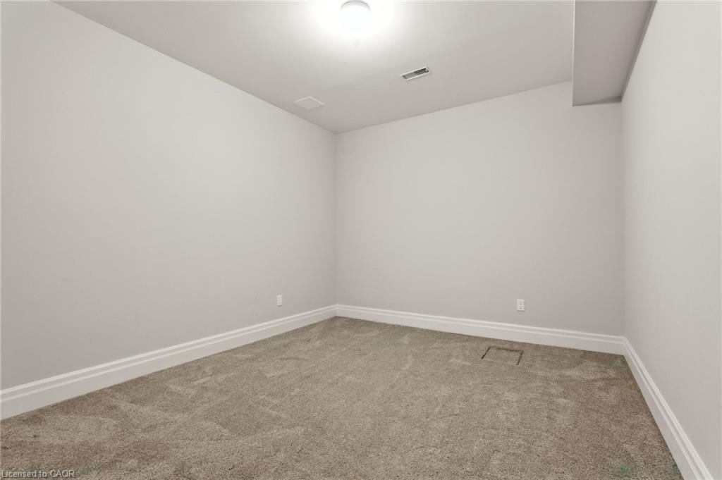 391 Patricia Drive, Burlington, ON - Indoor Photo Showing Other Room