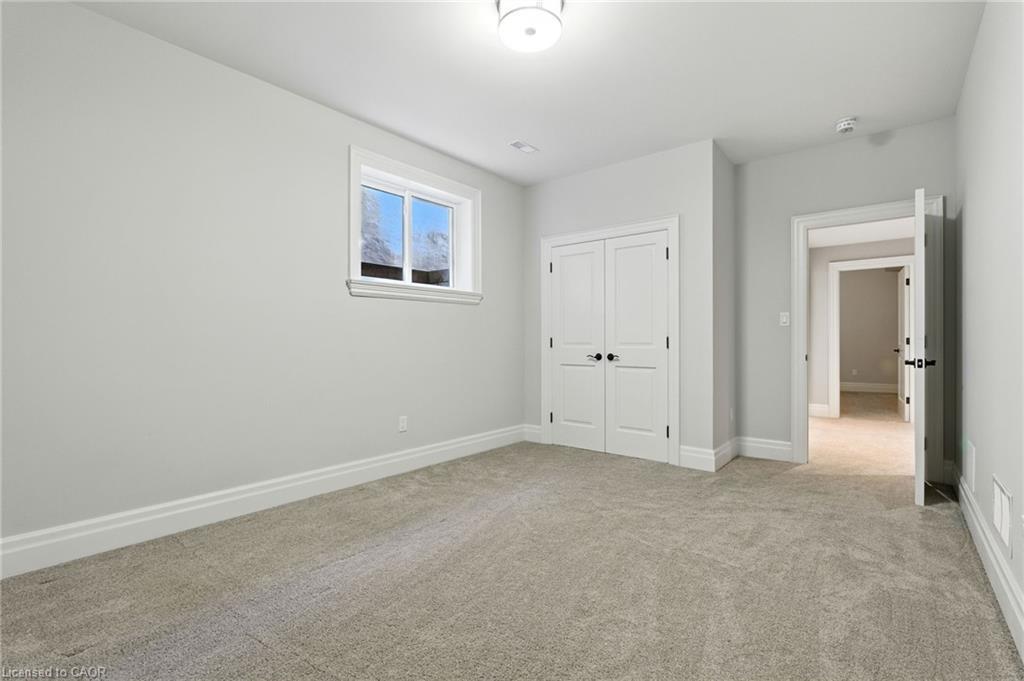 391 Patricia Drive, Burlington, ON - Indoor Photo Showing Other Room