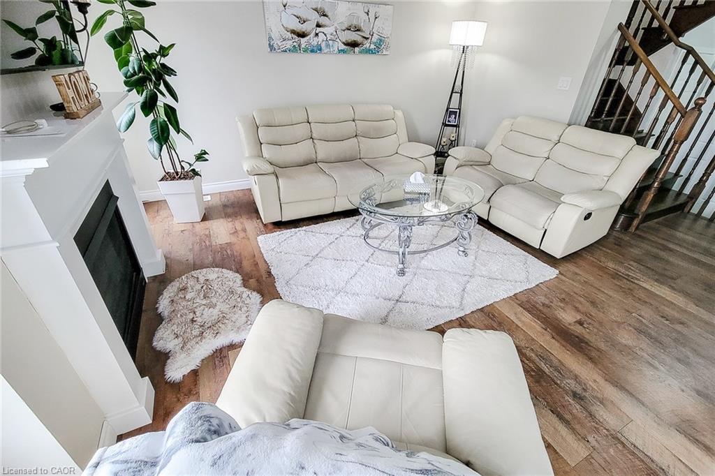 76 Mcallistar Drive, Binbrook, ON - Indoor Photo Showing Living Room