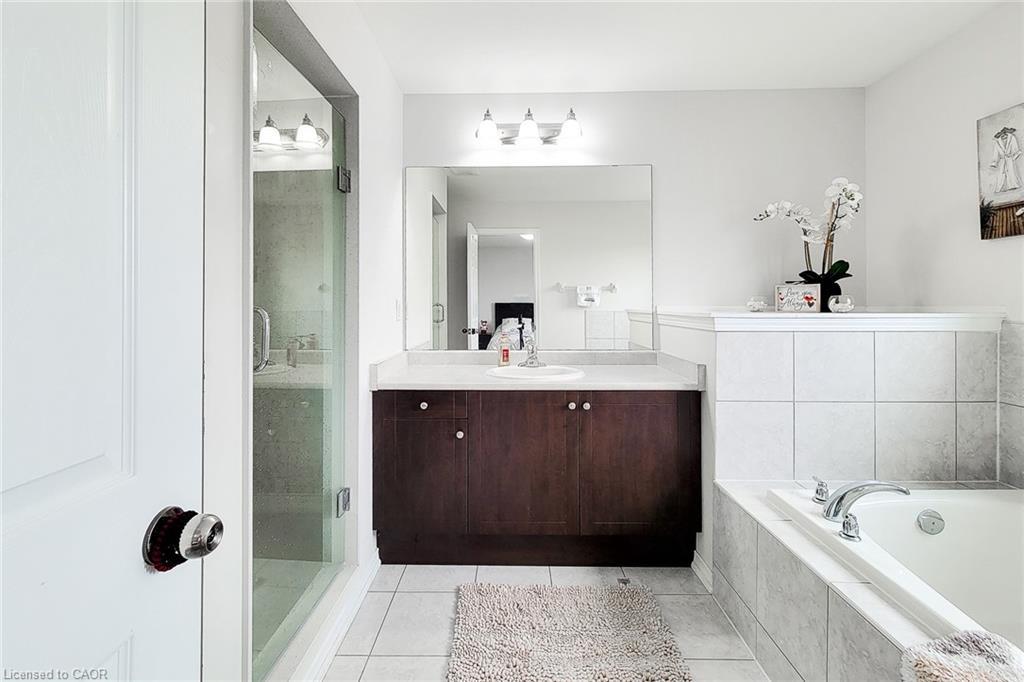 76 Mcallistar Drive, Binbrook, ON - Indoor Photo Showing Bathroom