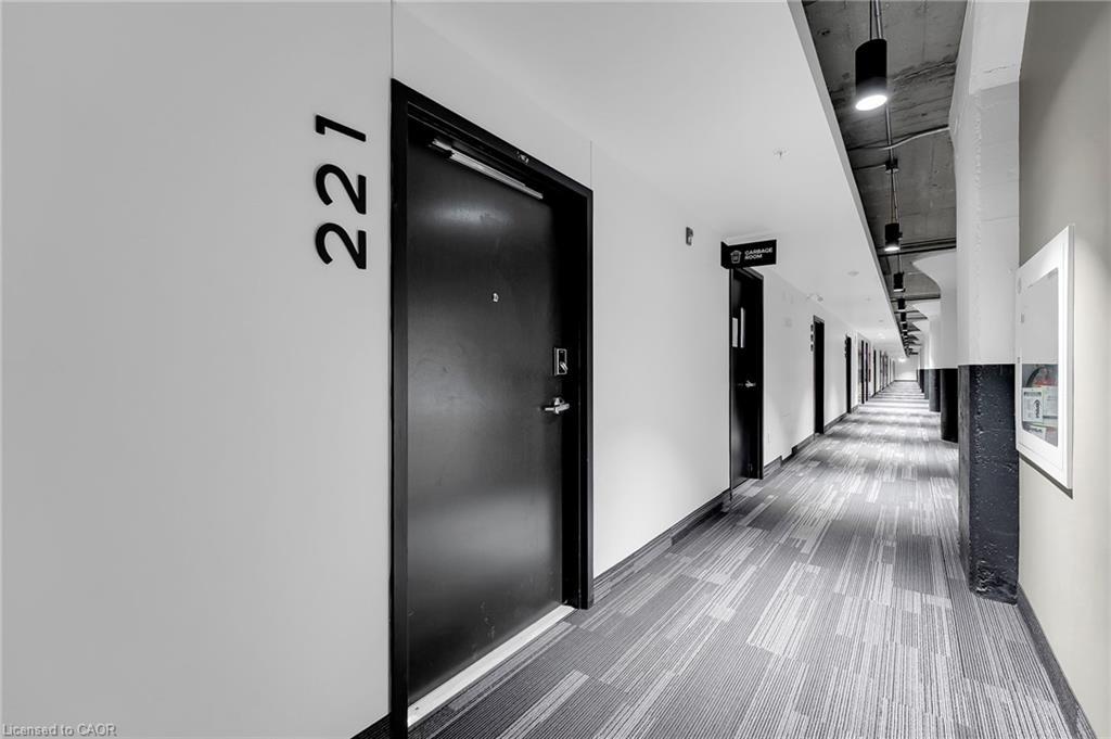 221-120 Huron Street, Guelph, ON - Indoor Photo Showing Other Room