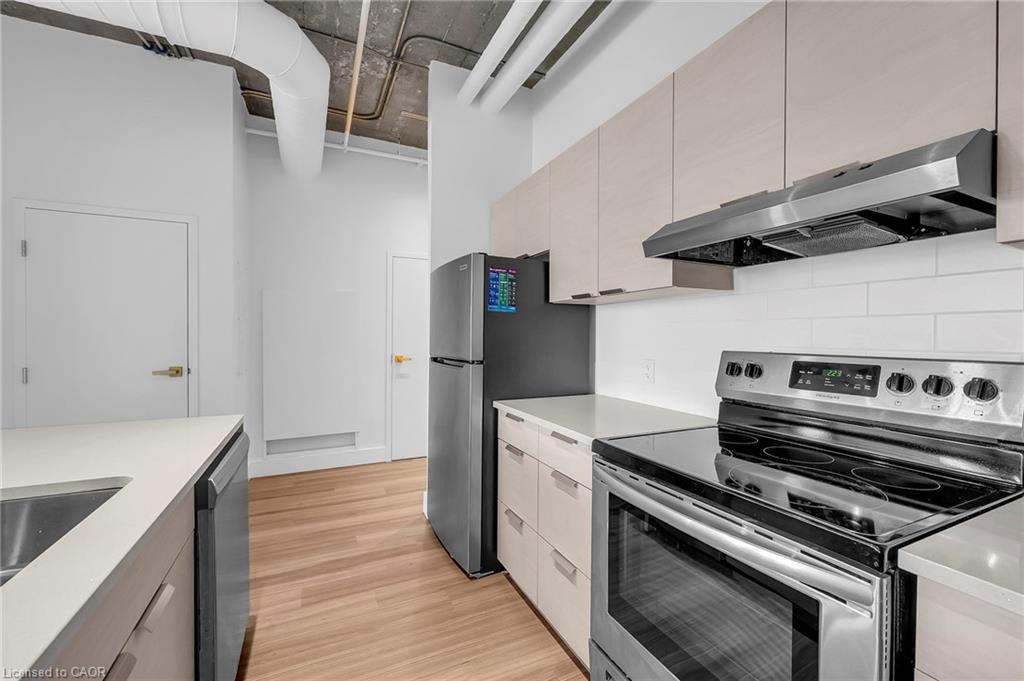 221-120 Huron Street, Guelph, ON - Indoor Photo Showing Kitchen