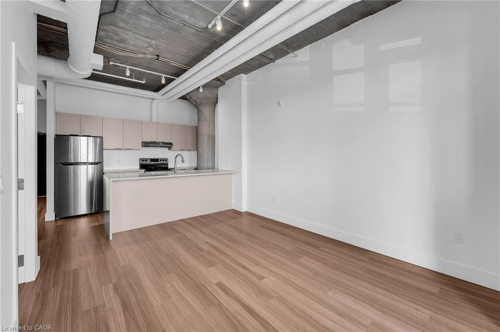 221-120 Huron Street, Guelph, ON - Indoor Photo Showing Kitchen