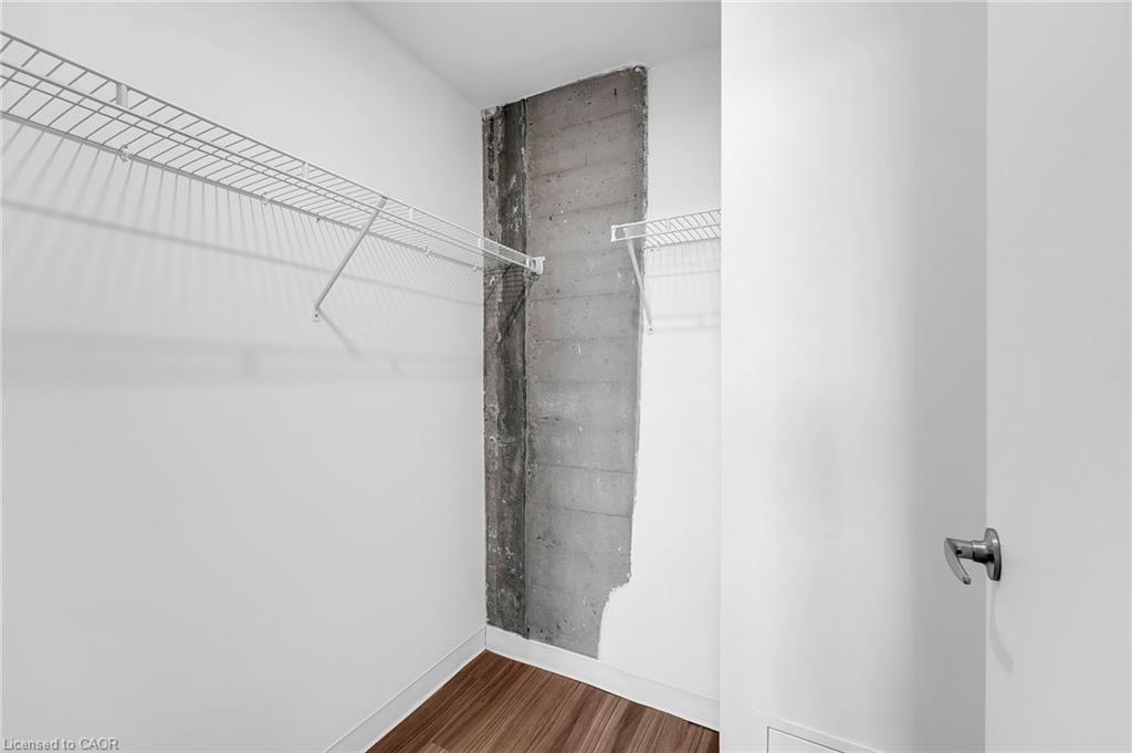 221-120 Huron Street, Guelph, ON - Indoor Photo Showing Other Room