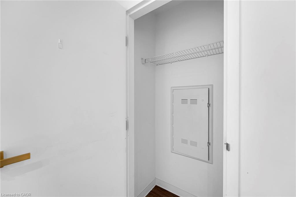 221-120 Huron Street, Guelph, ON - Indoor Photo Showing Other Room