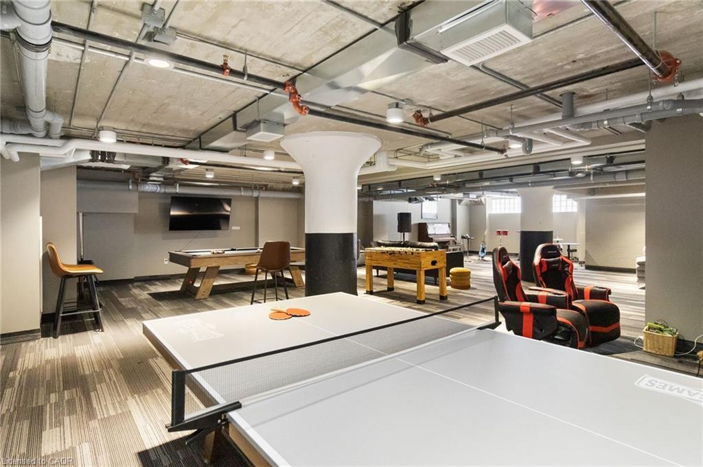 221-120 Huron Street, Guelph, ON - Indoor Photo Showing Garage