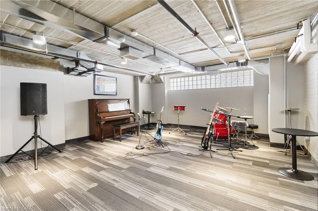 221-120 Huron Street, Guelph, ON - Indoor