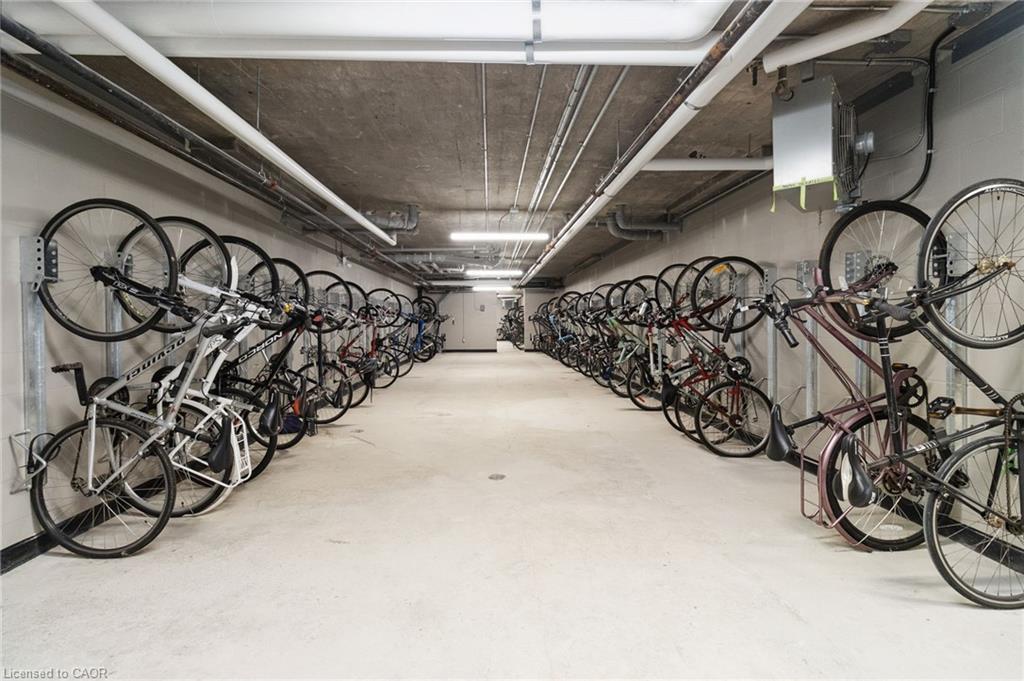 221-120 Huron Street, Guelph, ON - Indoor Photo Showing Garage