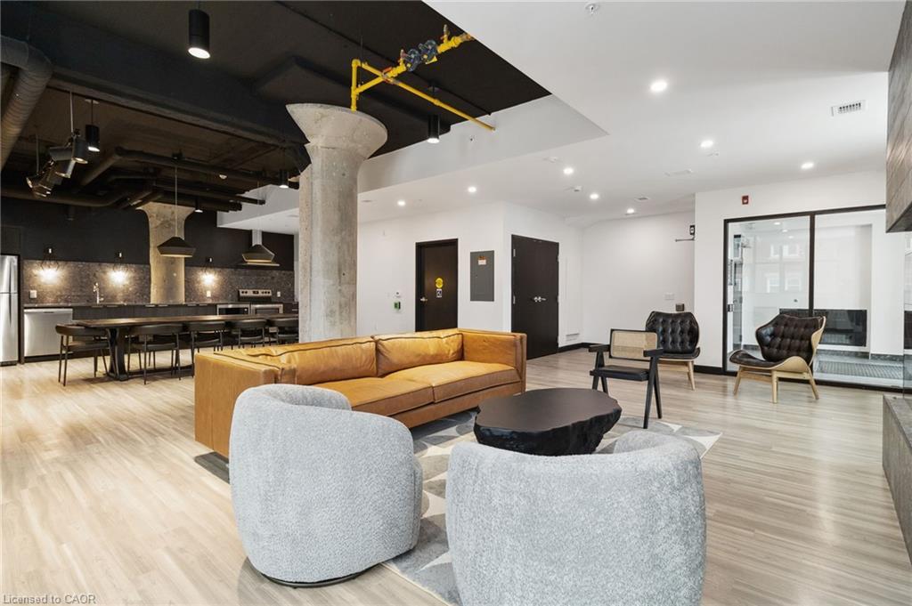 221-120 Huron Street, Guelph, ON - Indoor