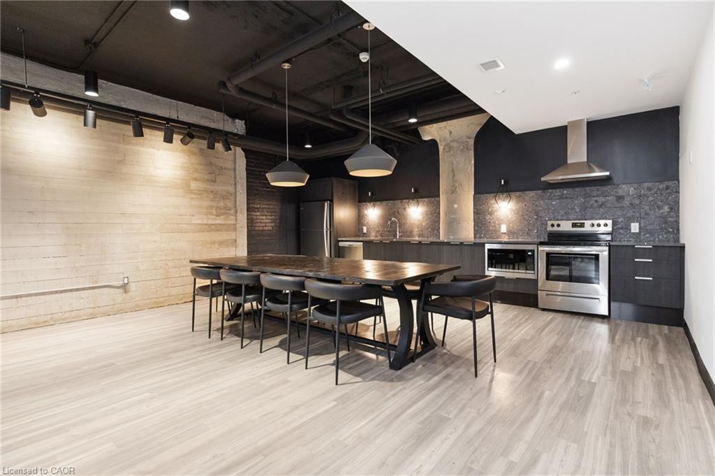 221-120 Huron Street, Guelph, ON - Indoor