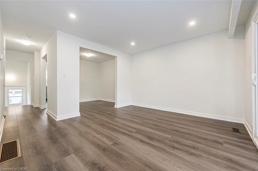 59 Woodman Drive, Hamilton, ON - Indoor Photo Showing Other Room
