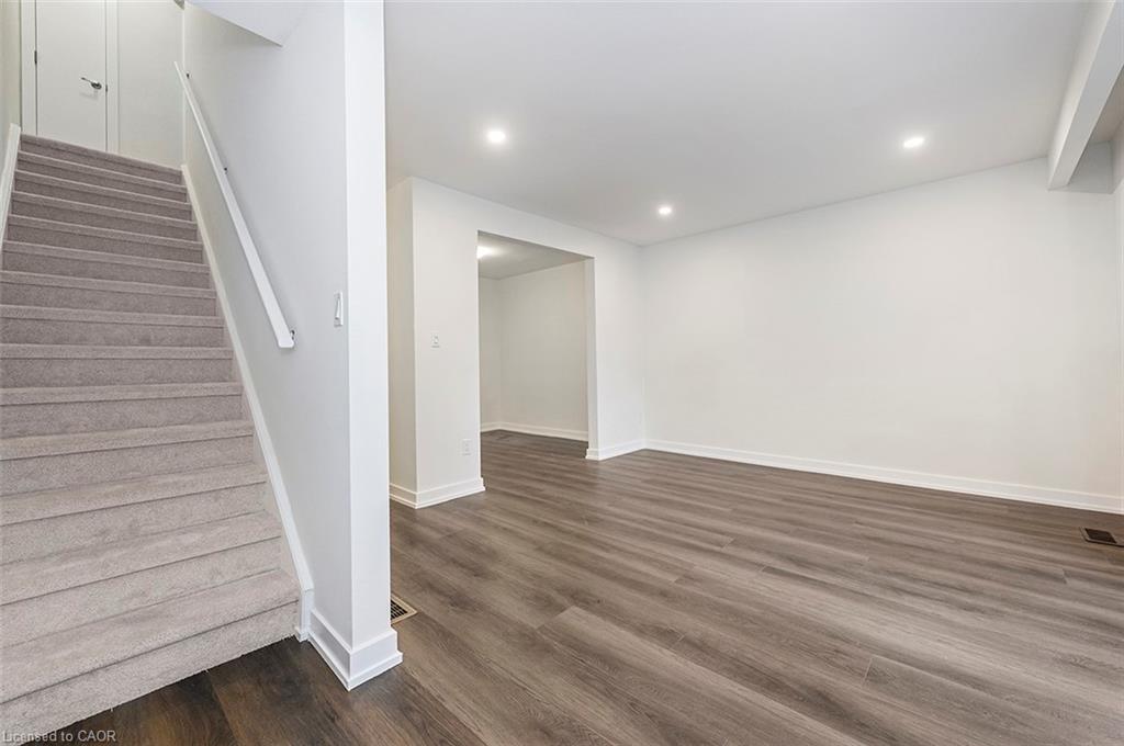 59 Woodman Drive, Hamilton, ON - Indoor Photo Showing Other Room